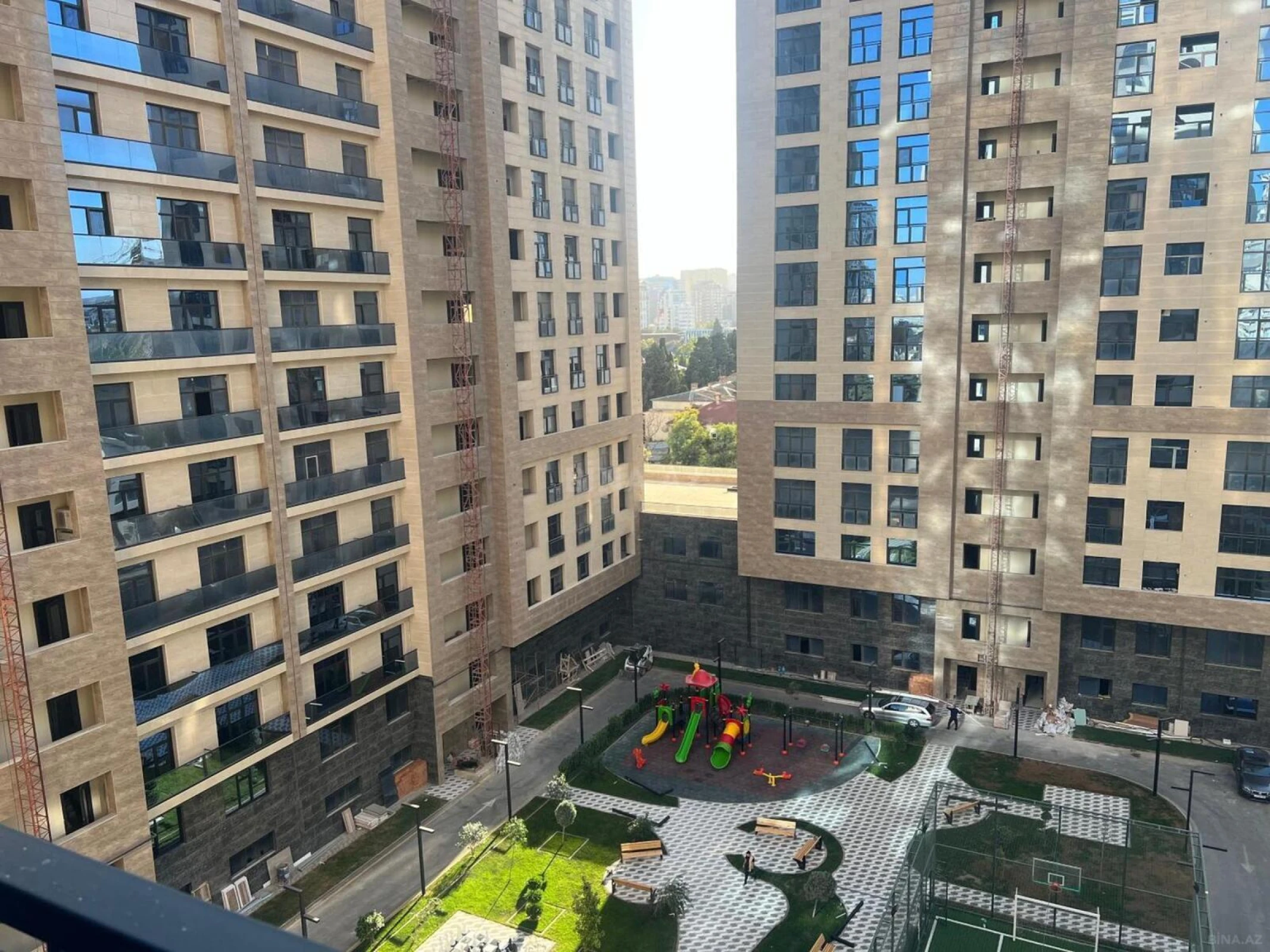 Satılır 3 otaqlı mənzil 125 m²