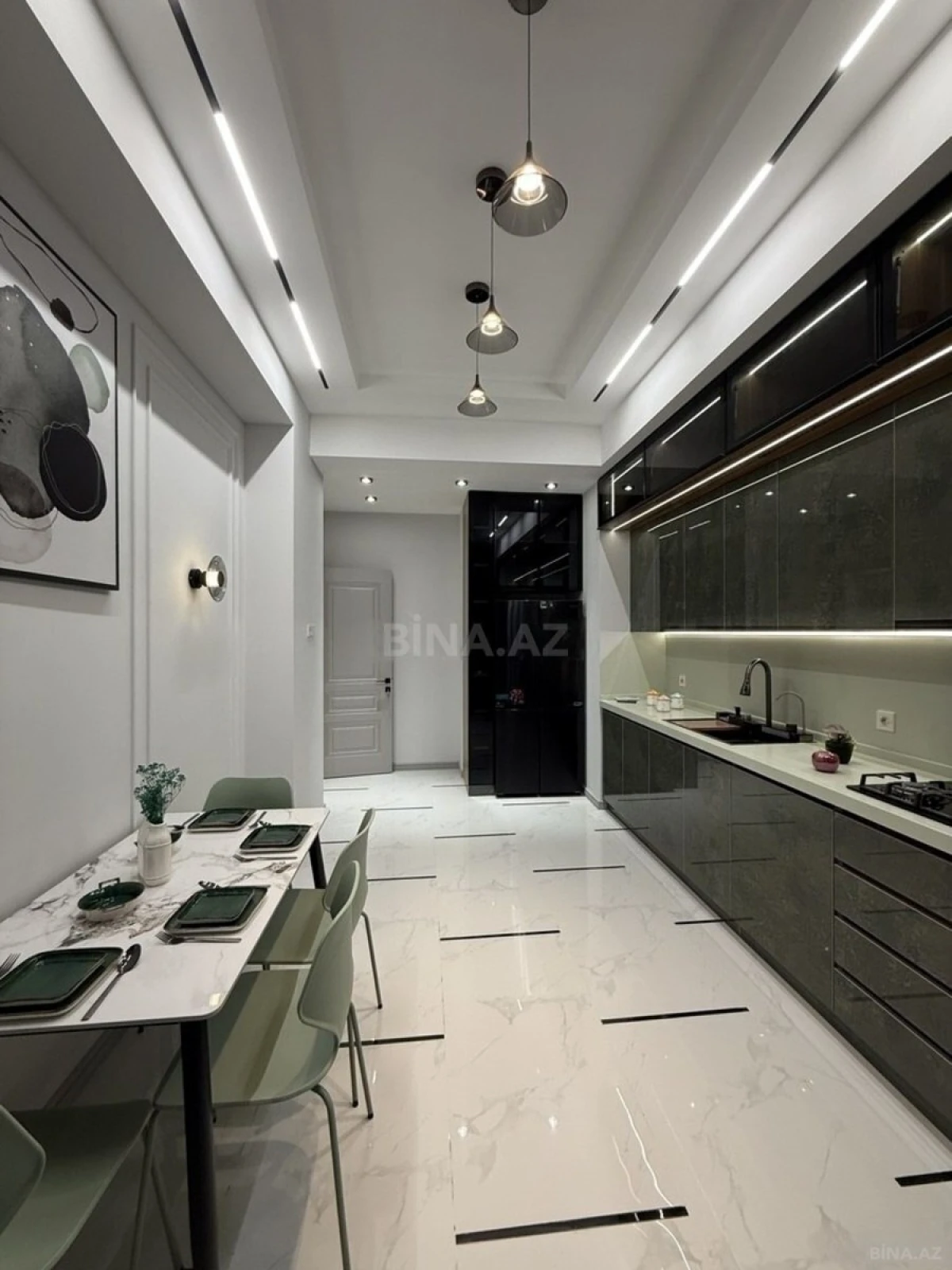 Satılır 3 otaqlı mənzil 125 m²