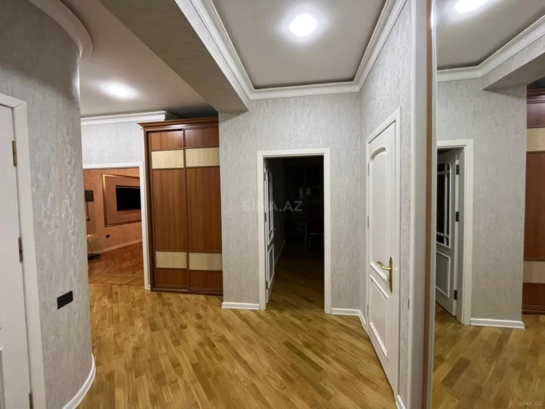 Kirayə verilir 3 otaqlı mənzil 150 m²
