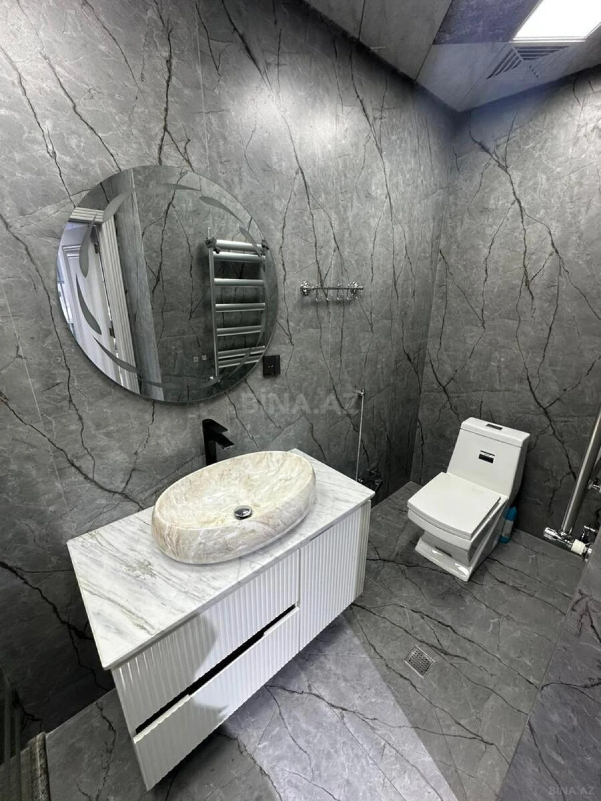 Kirayə verilir 2 otaqlı mənzil 80 m²