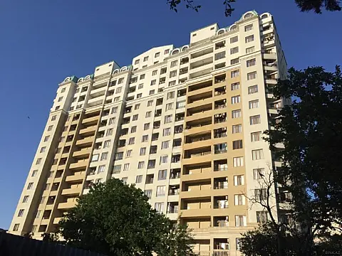 Satılır 2 otaqlı mənzil 52 m² — Bakı, İnşaatçılar 2 otaq 52.00 m²