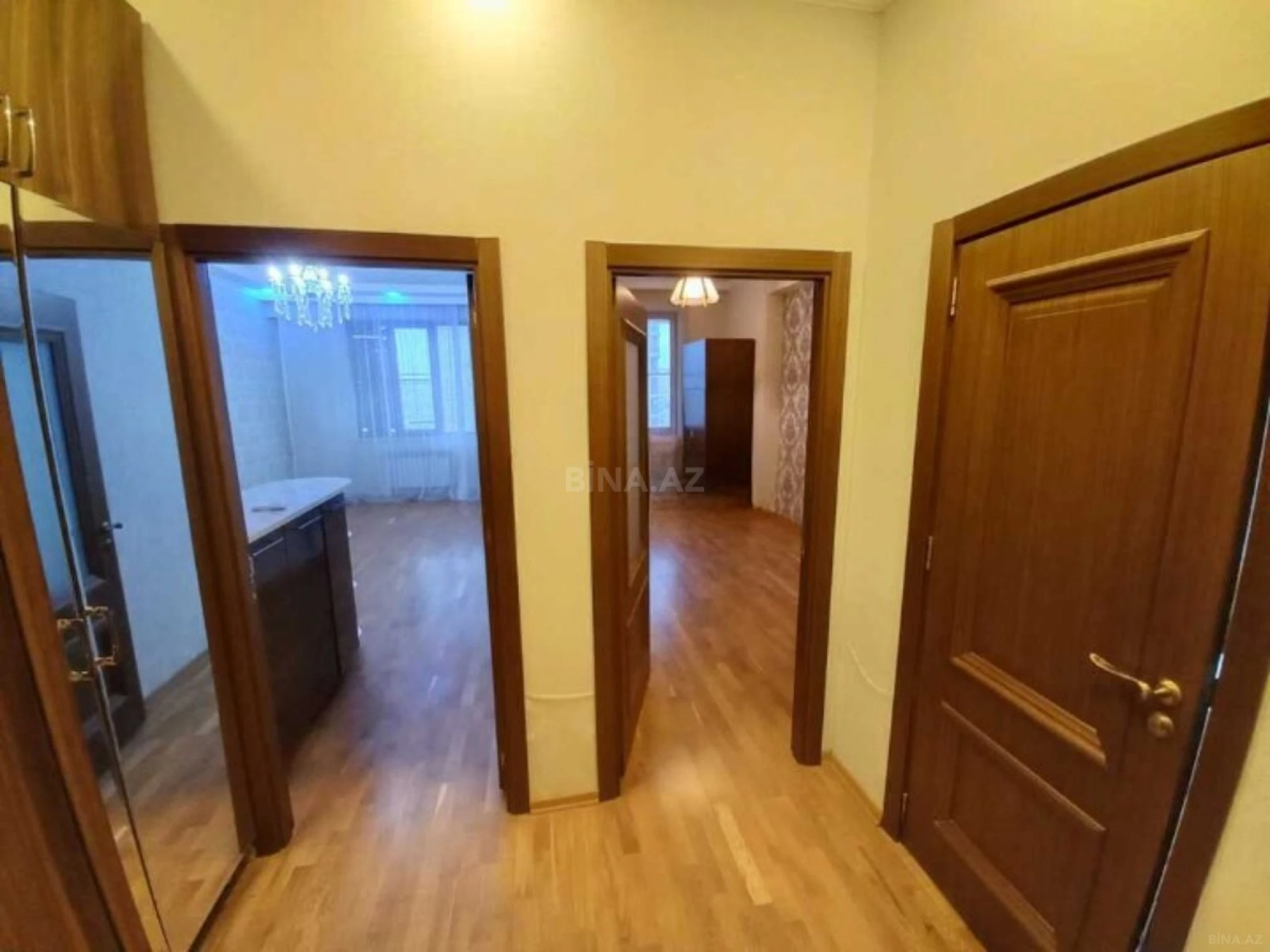Satılır 2 otaqlı mənzil 52 m²