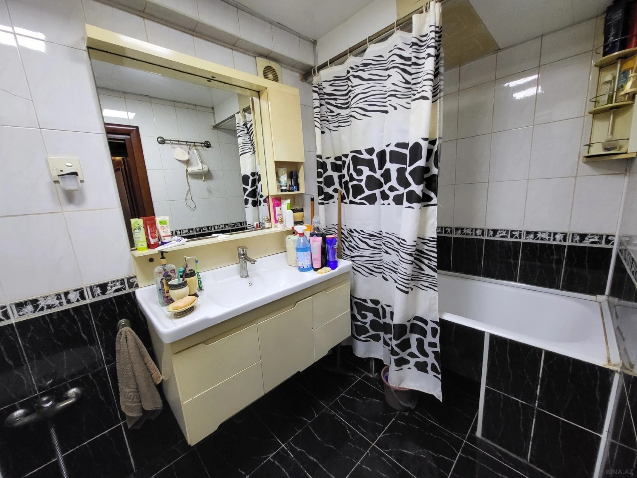 Satılır 3 otaqlı mənzil 90 m²