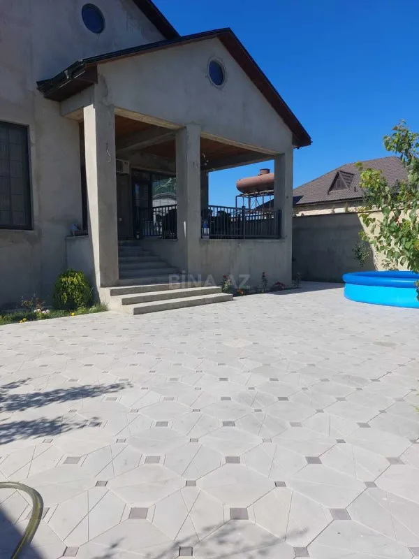 Satılır 4 otaqlı həyət evi 257 m²