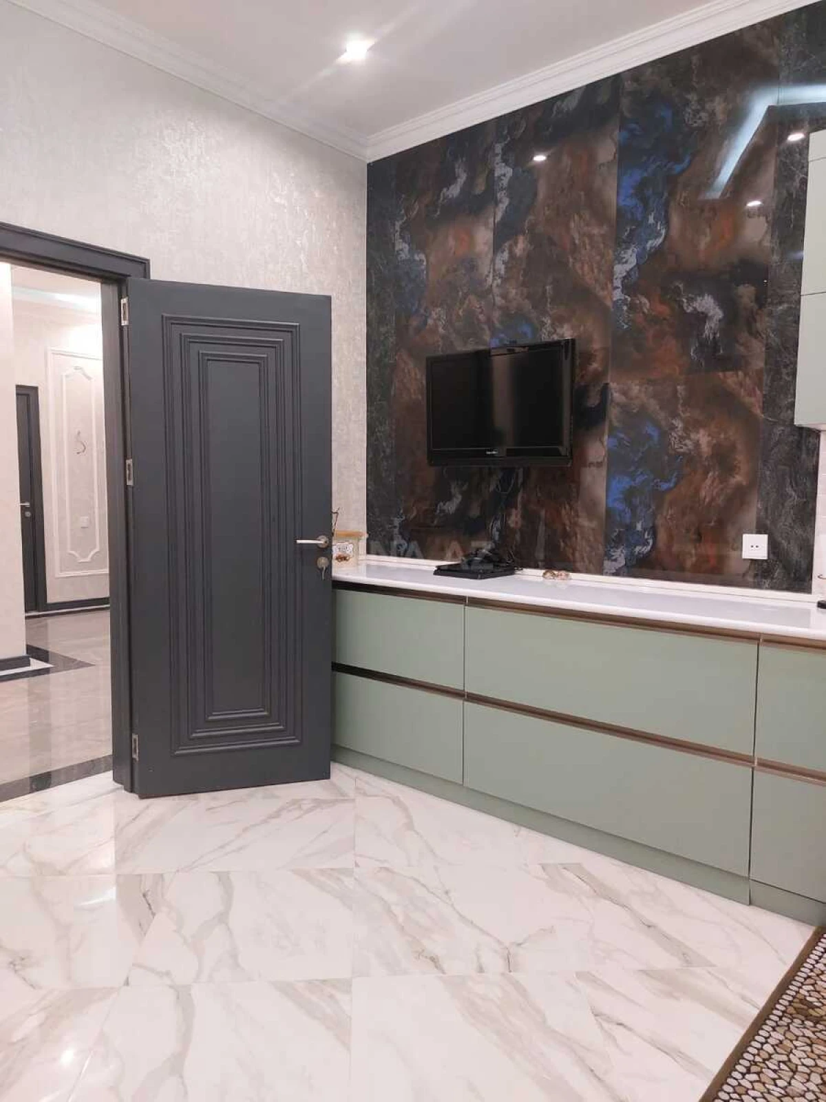 Satılır 4 otaqlı həyət evi 257 m²