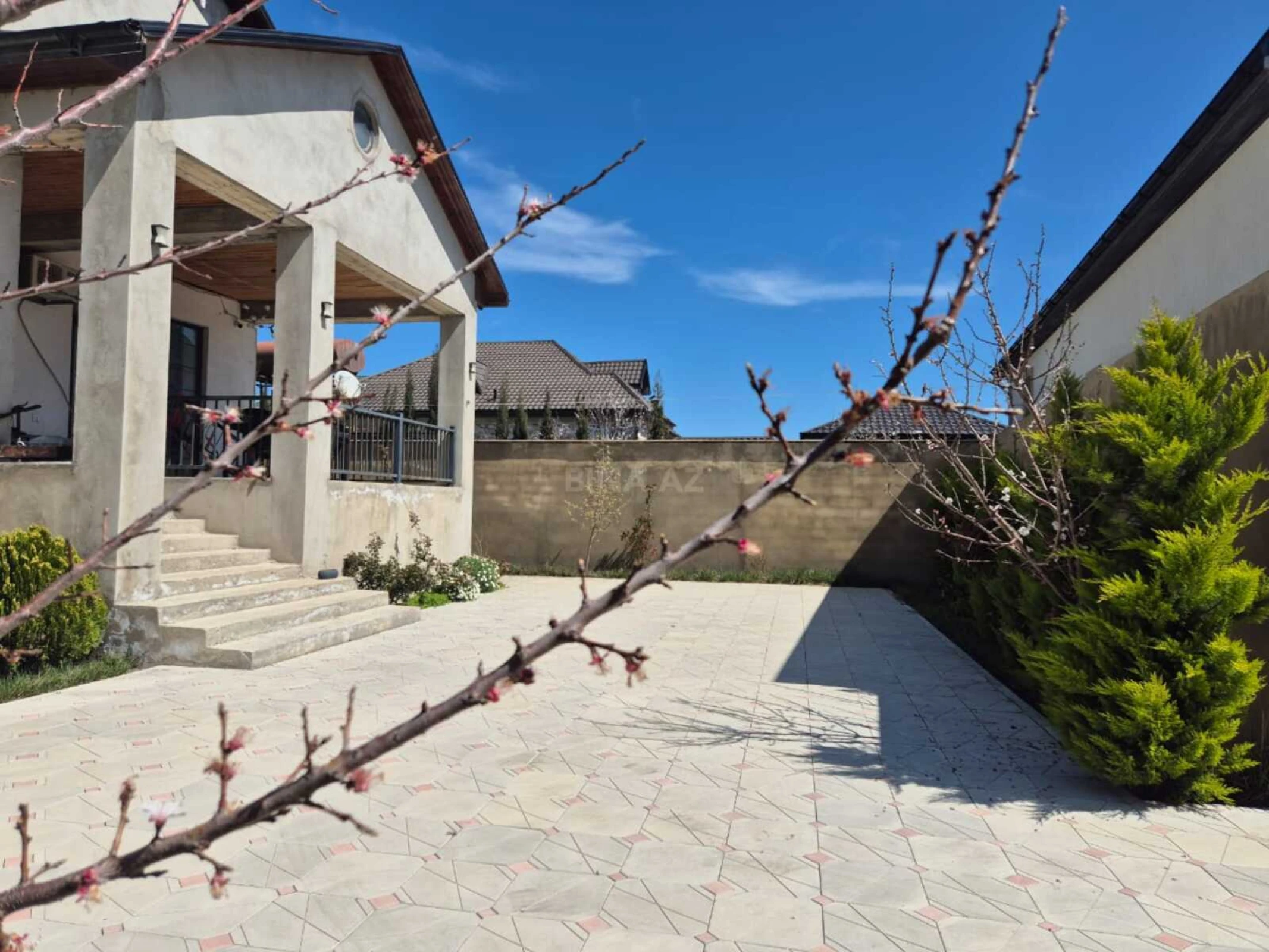 Satılır 4 otaqlı həyət evi 257 m²