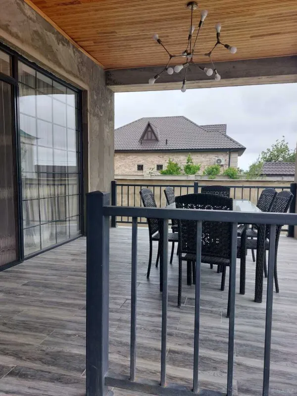 Satılır 4 otaqlı həyət evi 257 m²