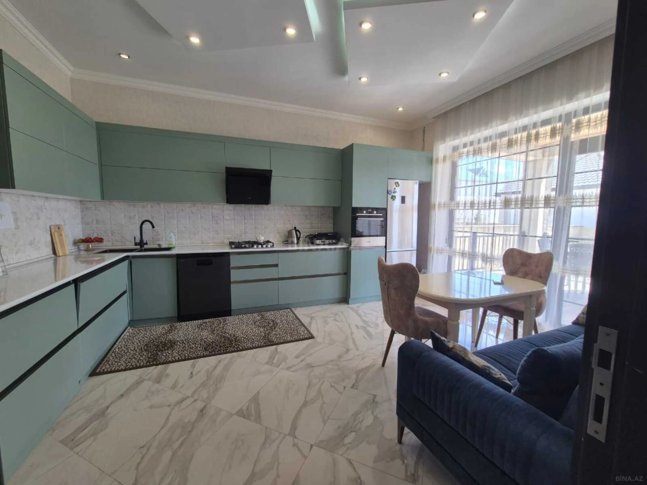 Satılır 4 otaqlı həyət evi 257 m²