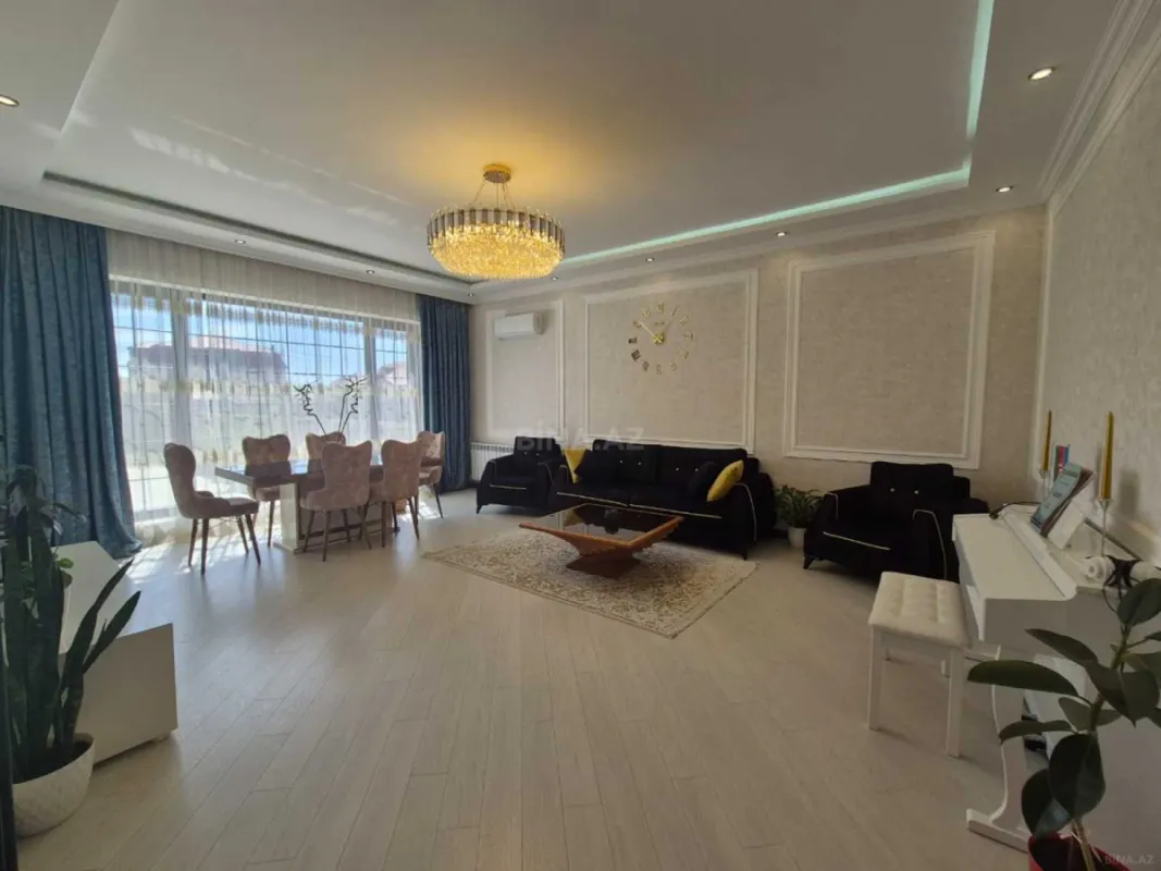 Satılır 4 otaqlı həyət evi 257 m²