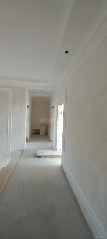 Satılır 5 otaqlı həyət evi 300 m²