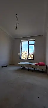 Satılır 5 otaqlı həyət evi 300 m²