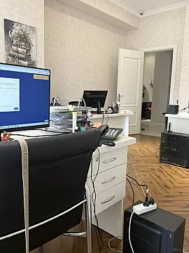 Kirayə verilir 5 otaqlı ofis 220 m²