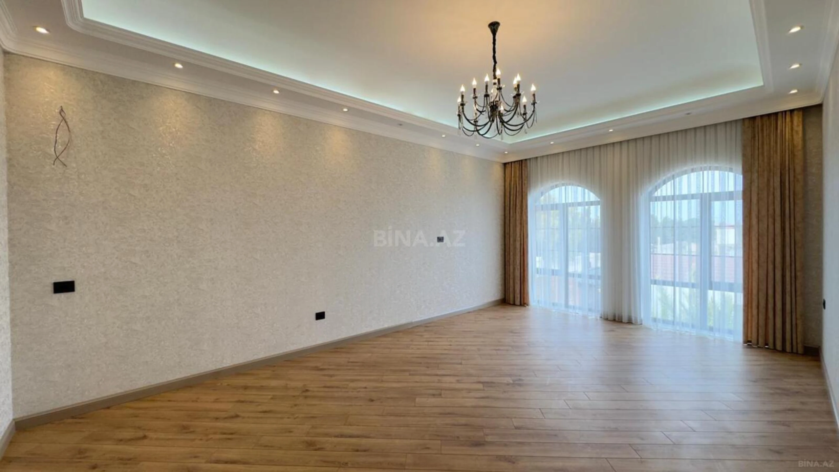 Satılır 6 otaqlı həyət evi 500 m²