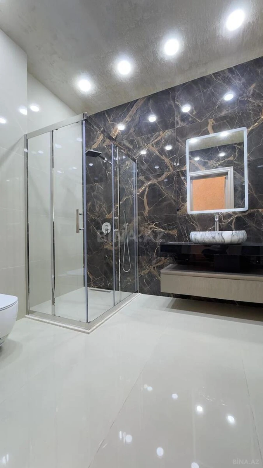 Satılır 6 otaqlı həyət evi 500 m²