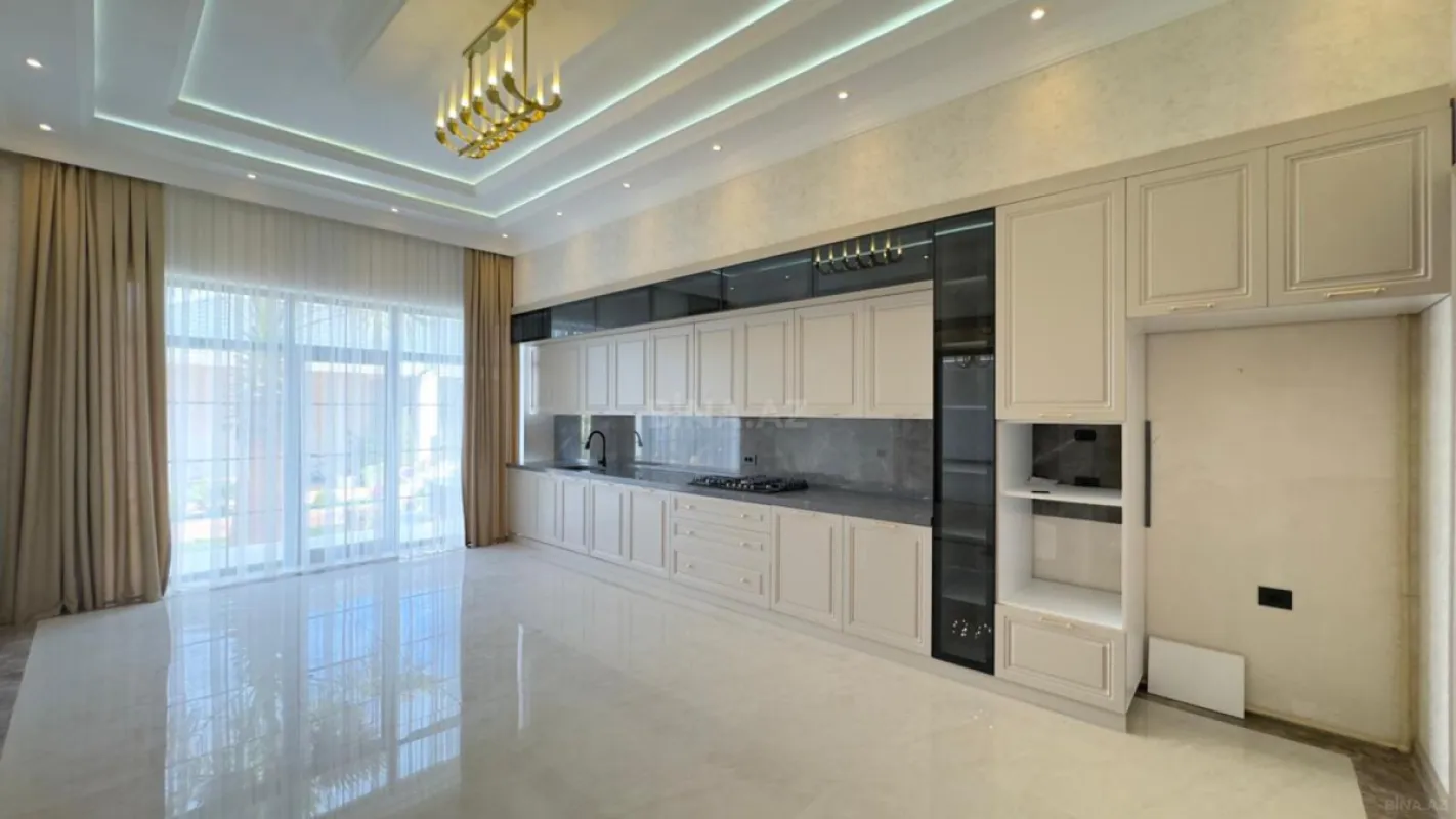 Satılır 6 otaqlı həyət evi 500 m²