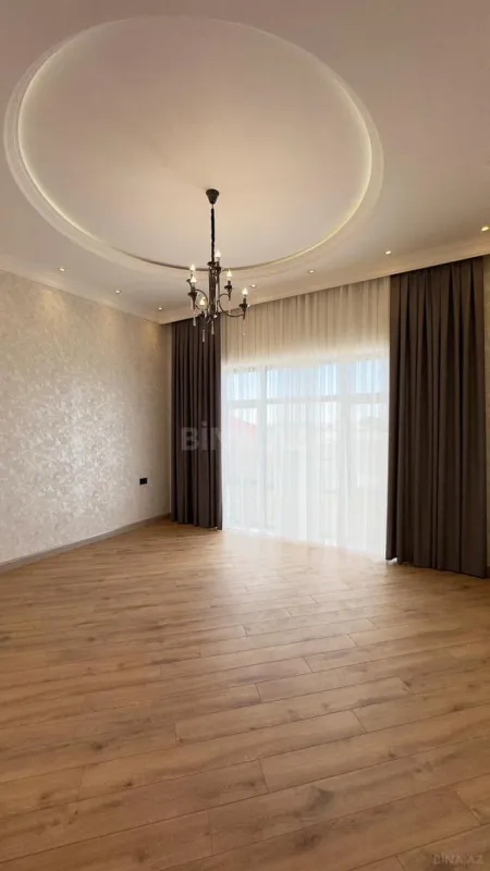 Satılır 6 otaqlı həyət evi 500 m²