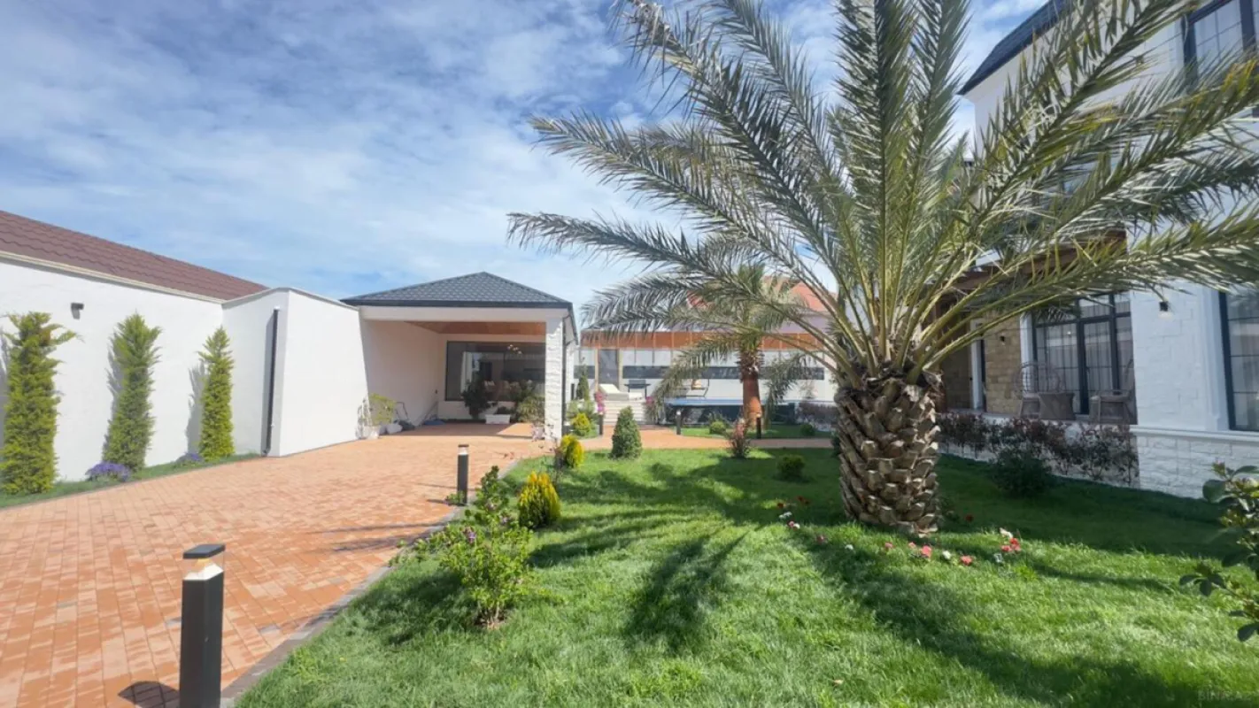 Satılır 6 otaqlı həyət evi 500 m²