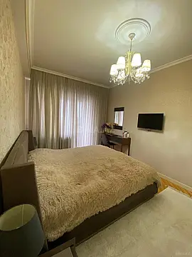 Satılır 3 otaqlı mənzil 130 m²