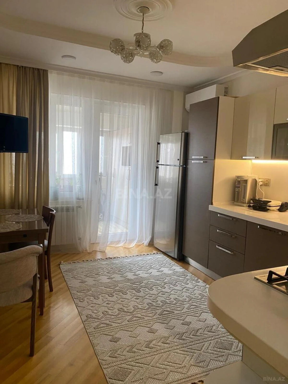 Satılır 3 otaqlı mənzil 130 m²