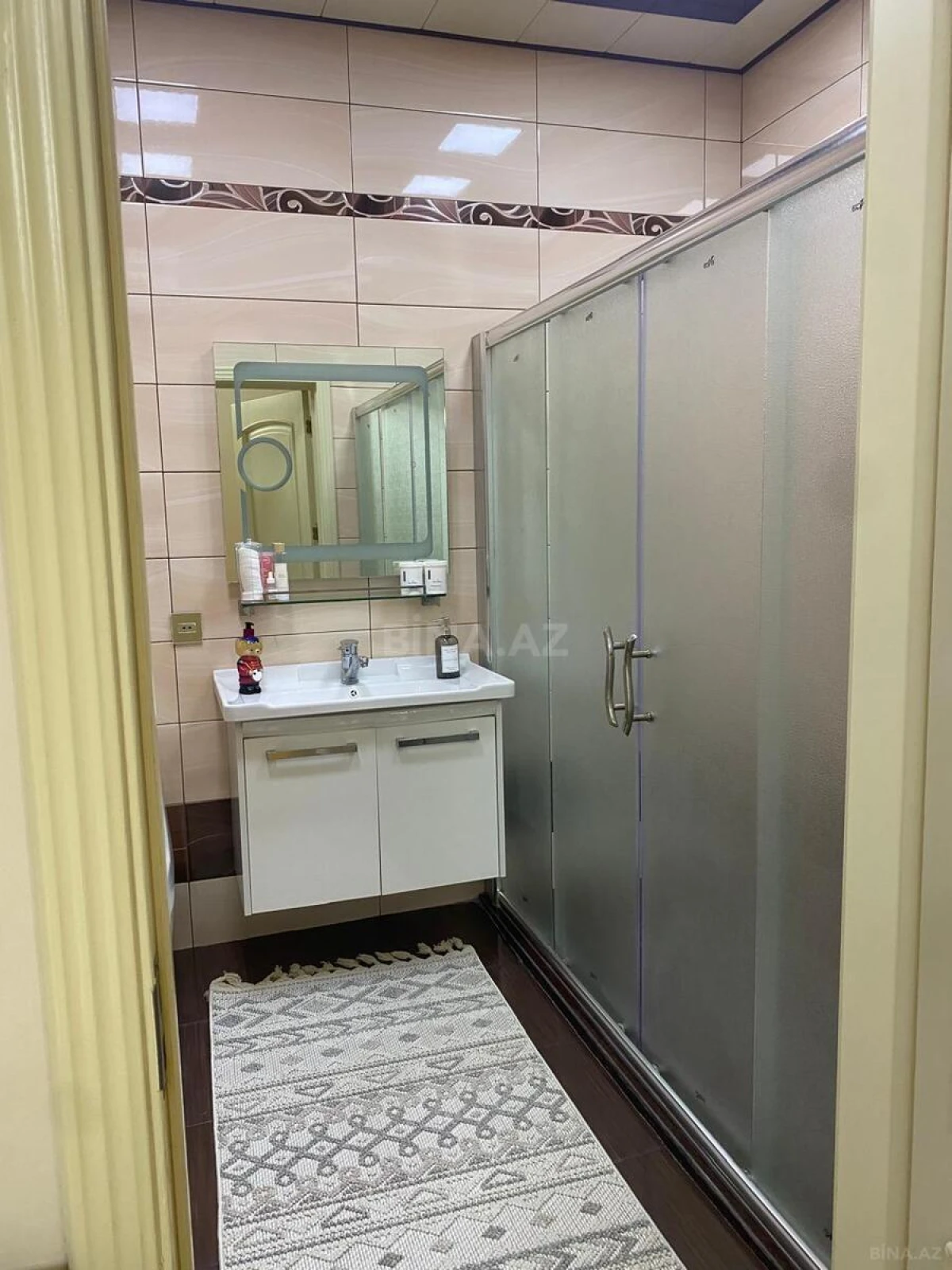 Satılır 3 otaqlı mənzil 130 m²