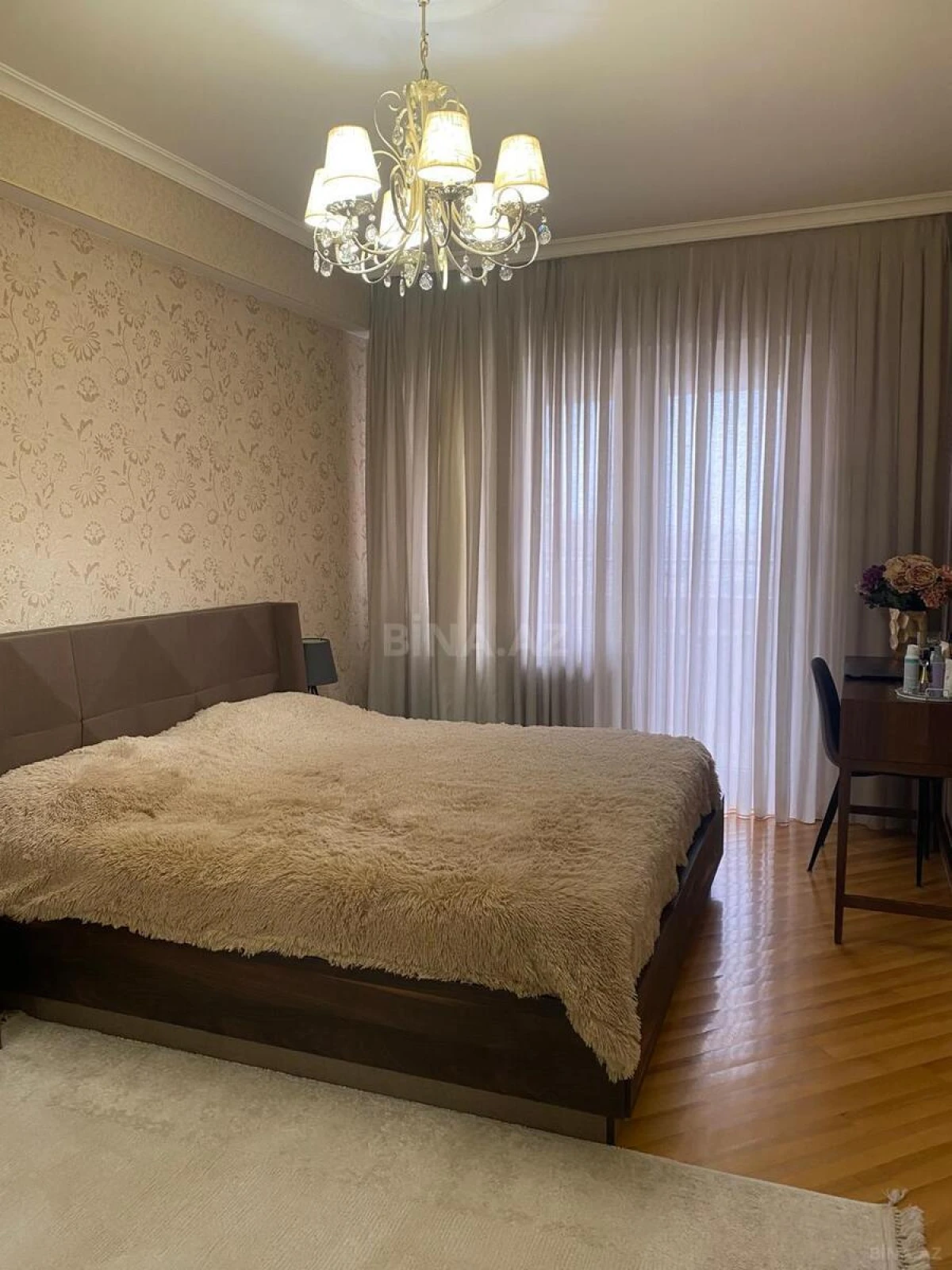 Satılır 3 otaqlı mənzil 130 m²