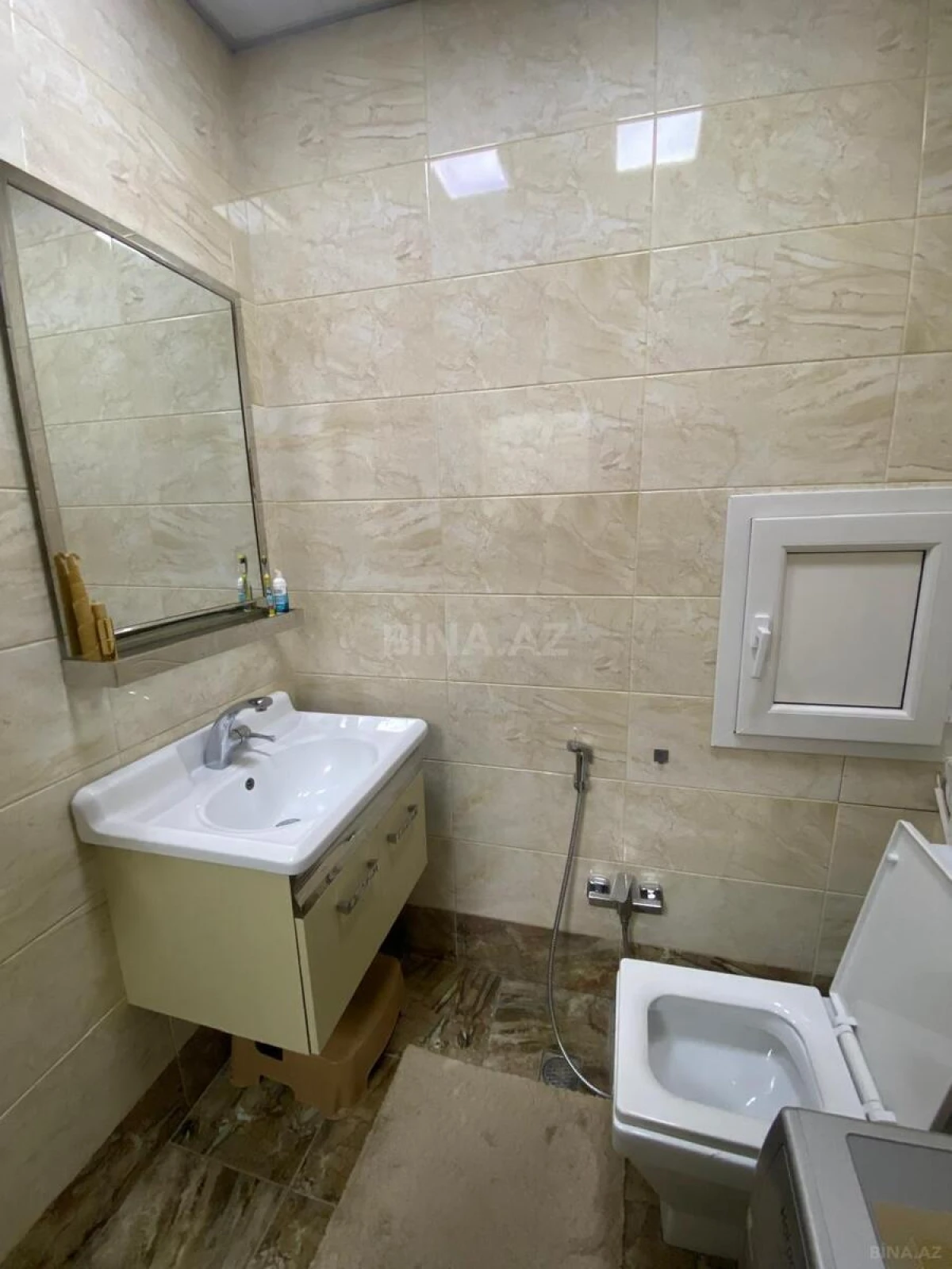 Satılır 3 otaqlı mənzil 130 m²
