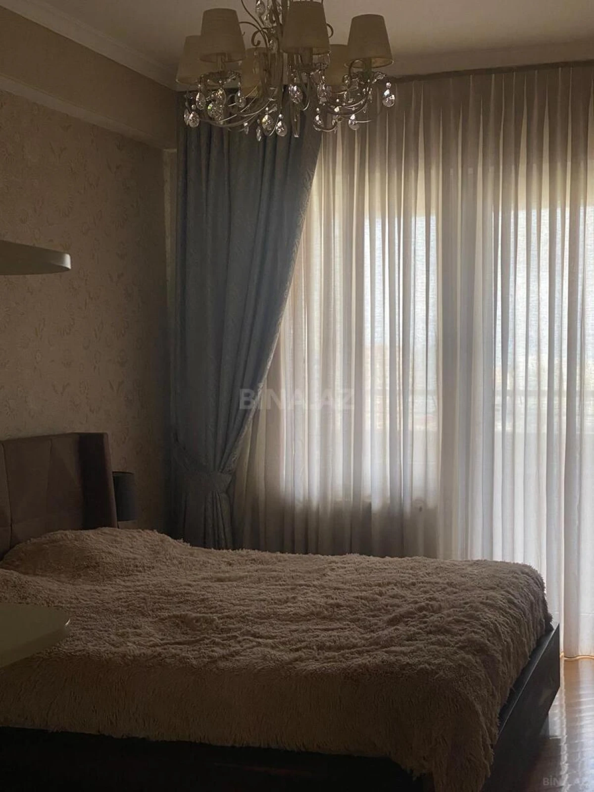 Satılır 3 otaqlı mənzil 130 m²