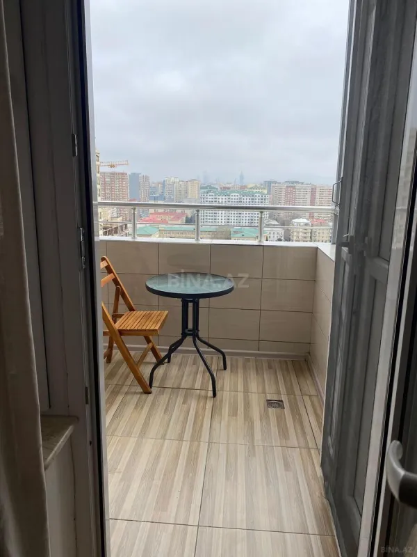 Satılır 3 otaqlı mənzil 130 m²