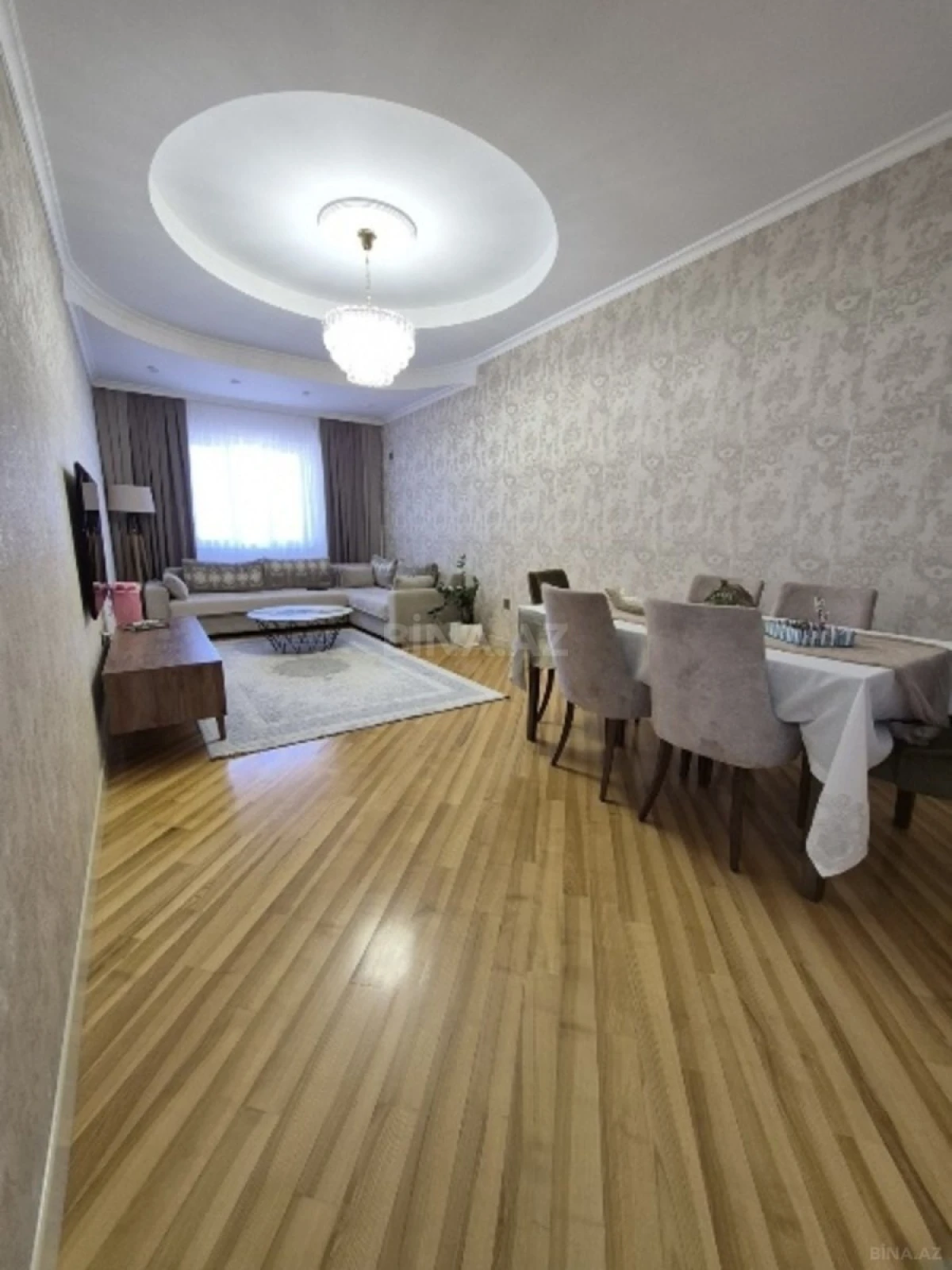 Satılır 3 otaqlı mənzil 130 m²
