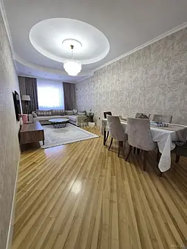 Satılır 3 otaqlı mənzil 130 m²