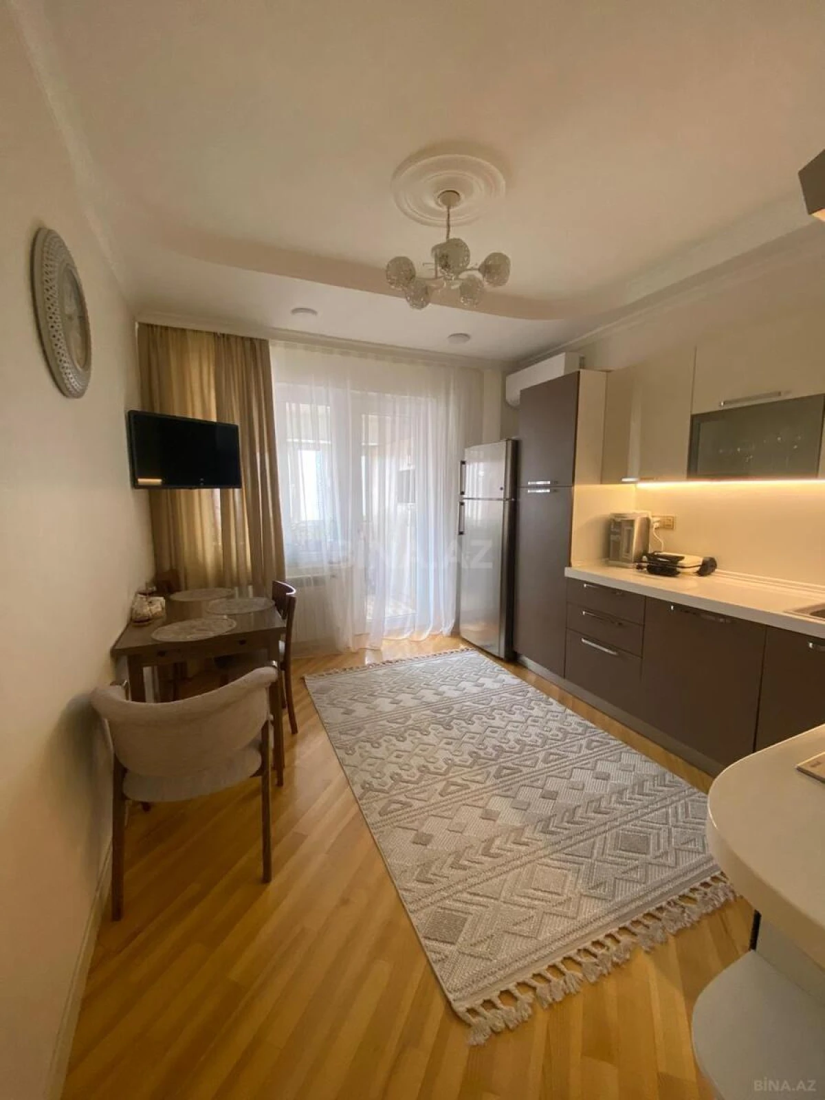 Satılır 3 otaqlı mənzil 130 m²