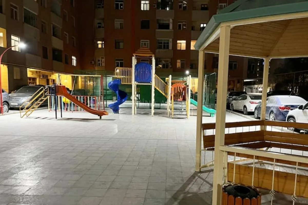 Satılır 3 otaqlı mənzil 130 m²