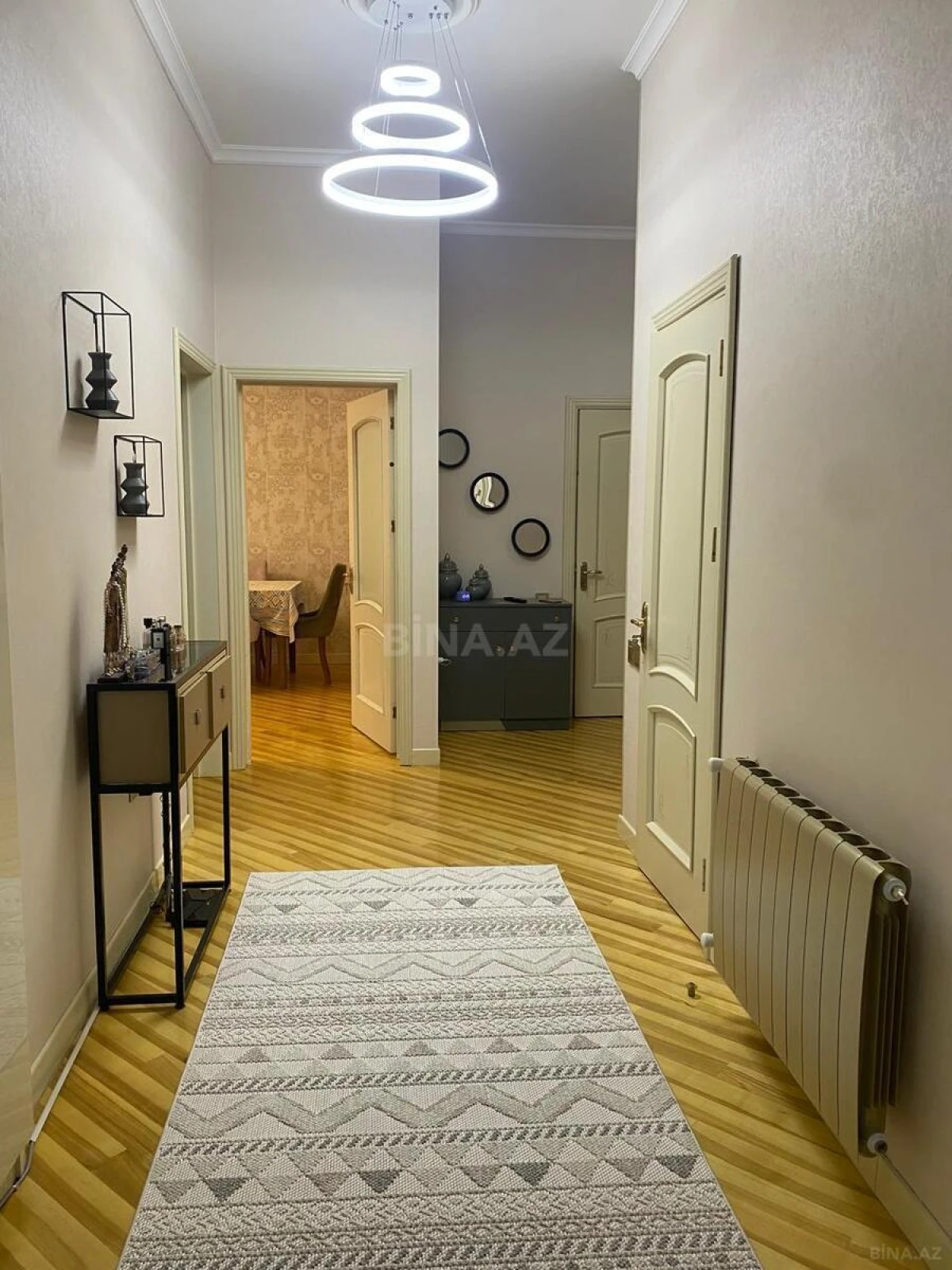 Satılır 3 otaqlı mənzil 130 m²