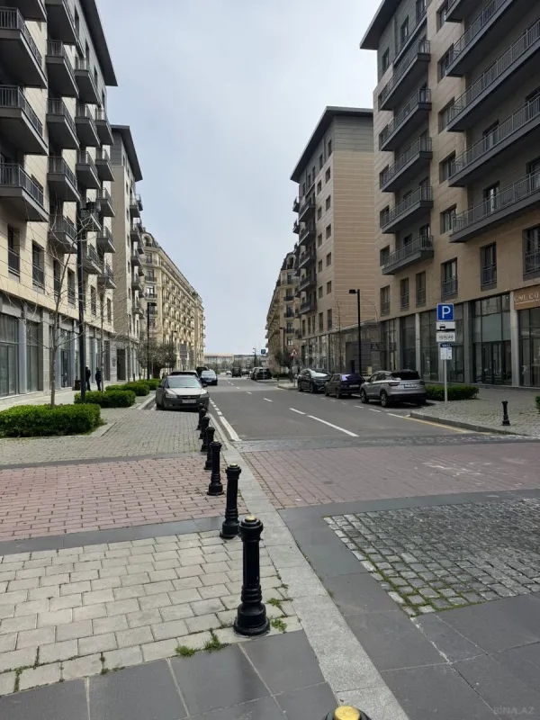 Kirayə verilir obyekt 107 m²