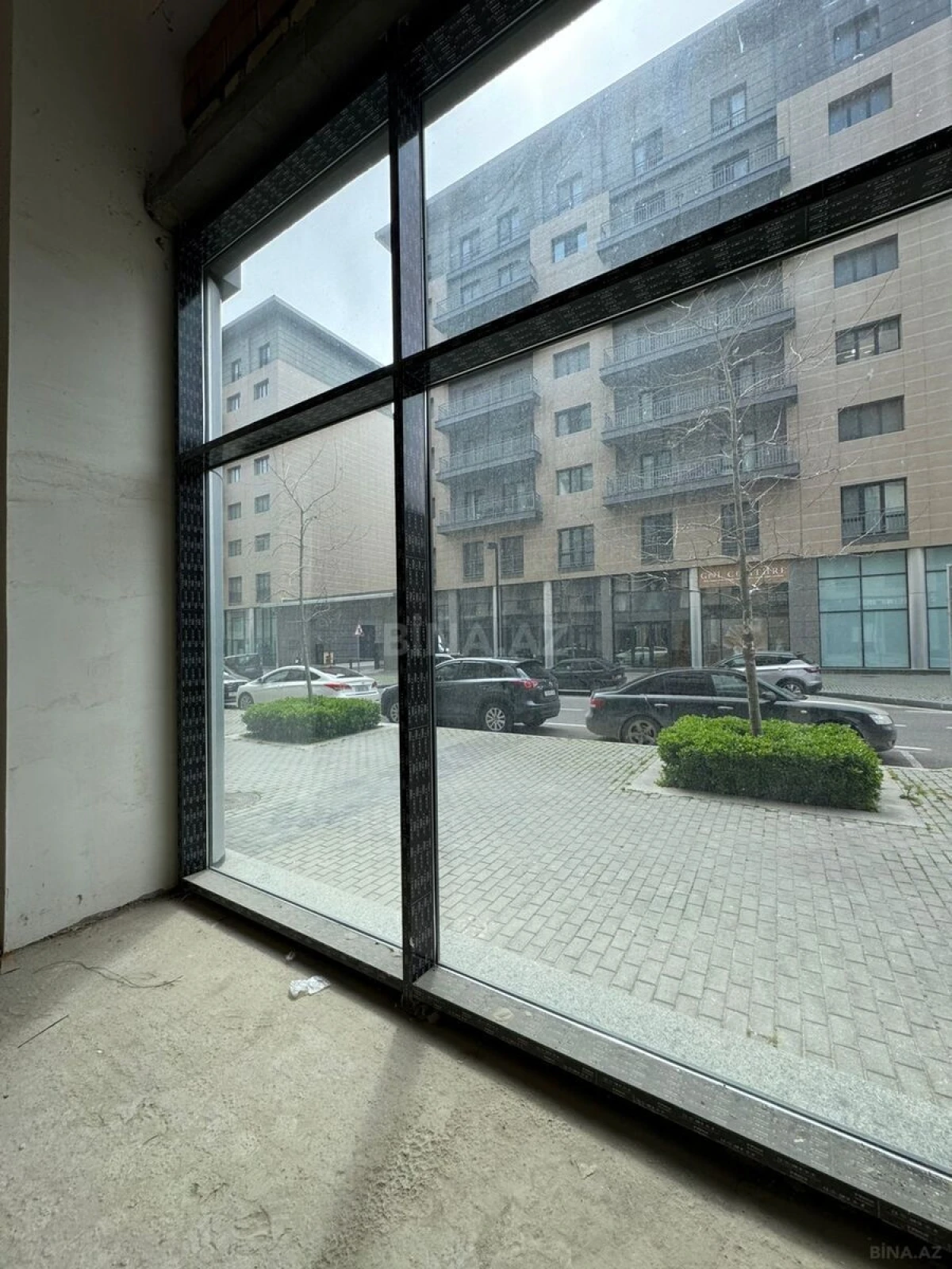 Kirayə verilir obyekt 107 m²