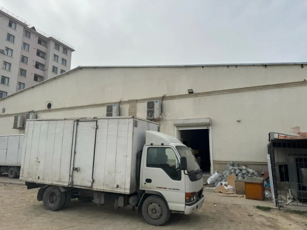 Satılır obyekt 1370 m²