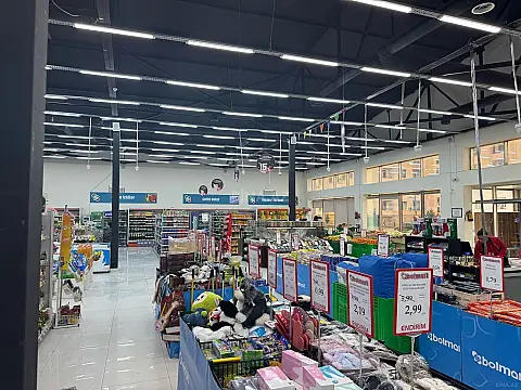 Satılır obyekt 1370 m²