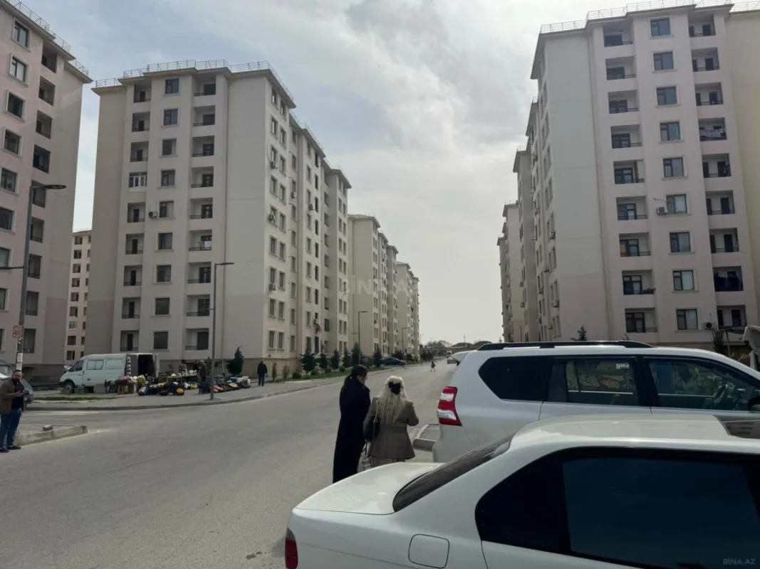 Satılır obyekt 1370 m²