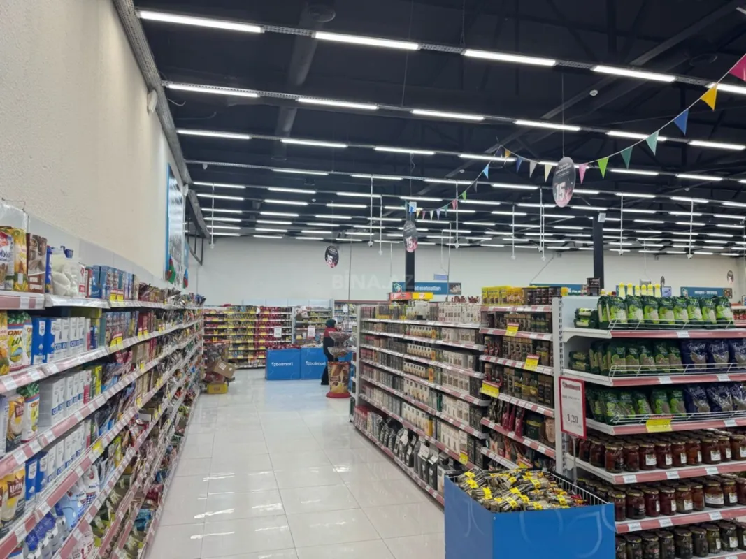 Satılır obyekt 1370 m²