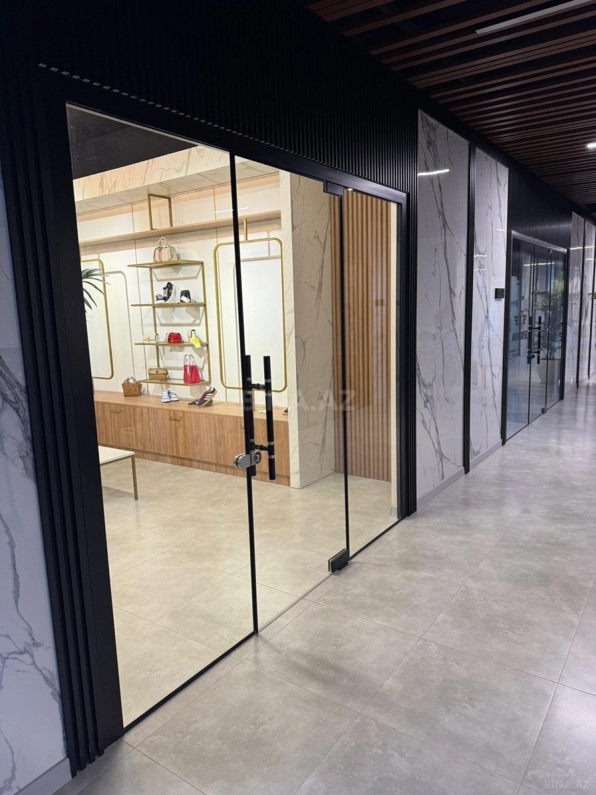 Kirayə verilir 1 otaqlı ofis 20 m²