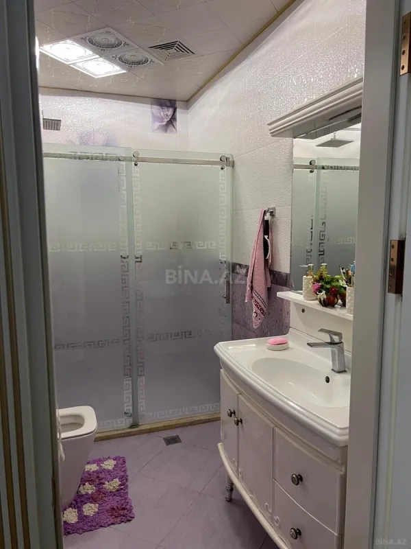 Satılır 3 otaqlı mənzil 135 m²