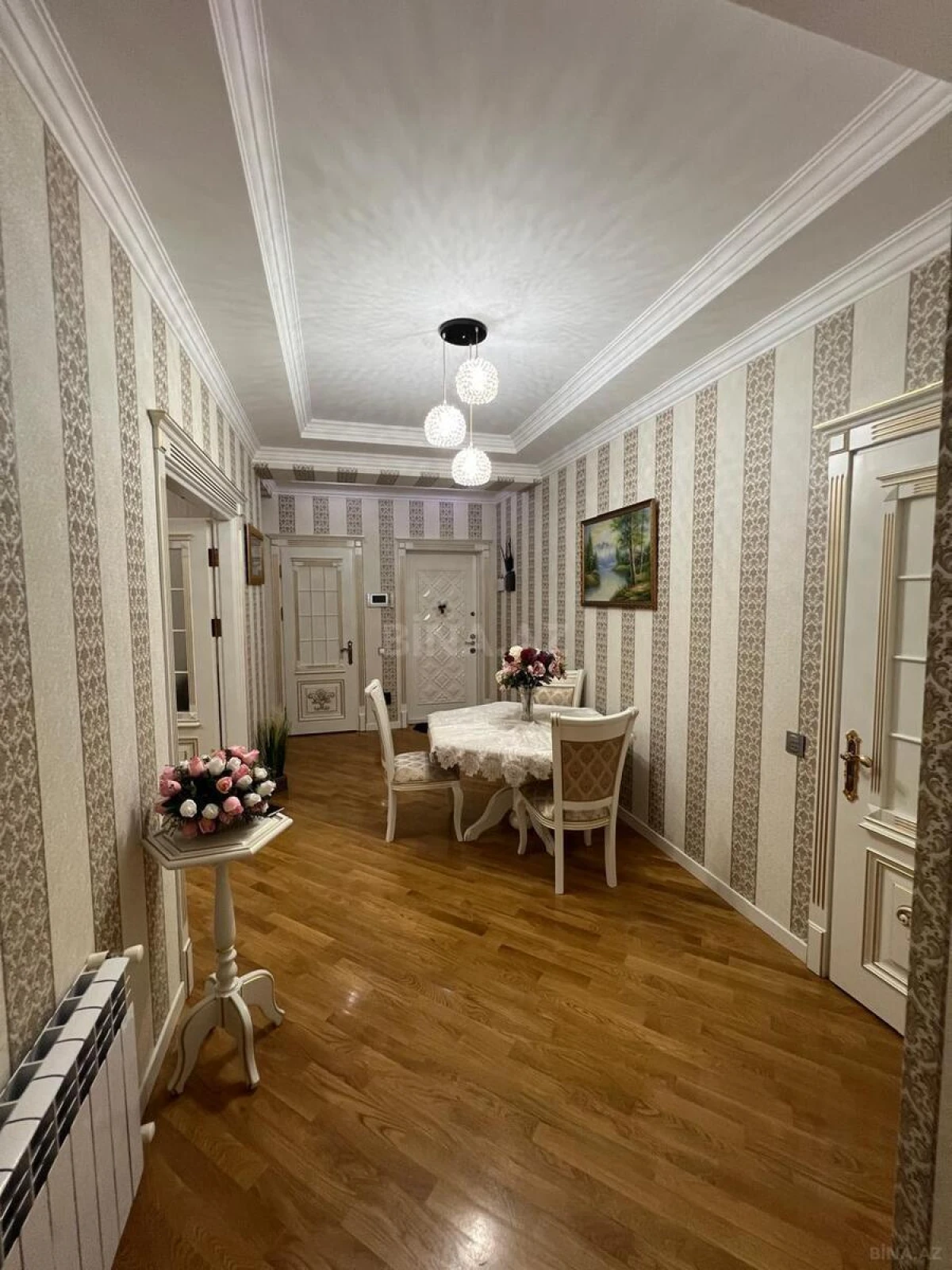 Satılır 3 otaqlı mənzil 135 m²