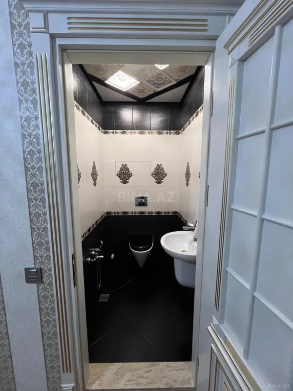 Satılır 3 otaqlı mənzil 135 m²