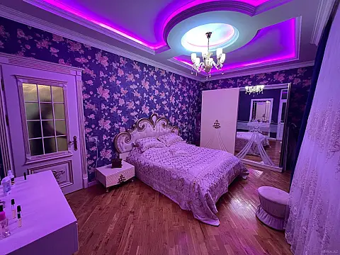 Satılır 3 otaqlı mənzil 135 m²