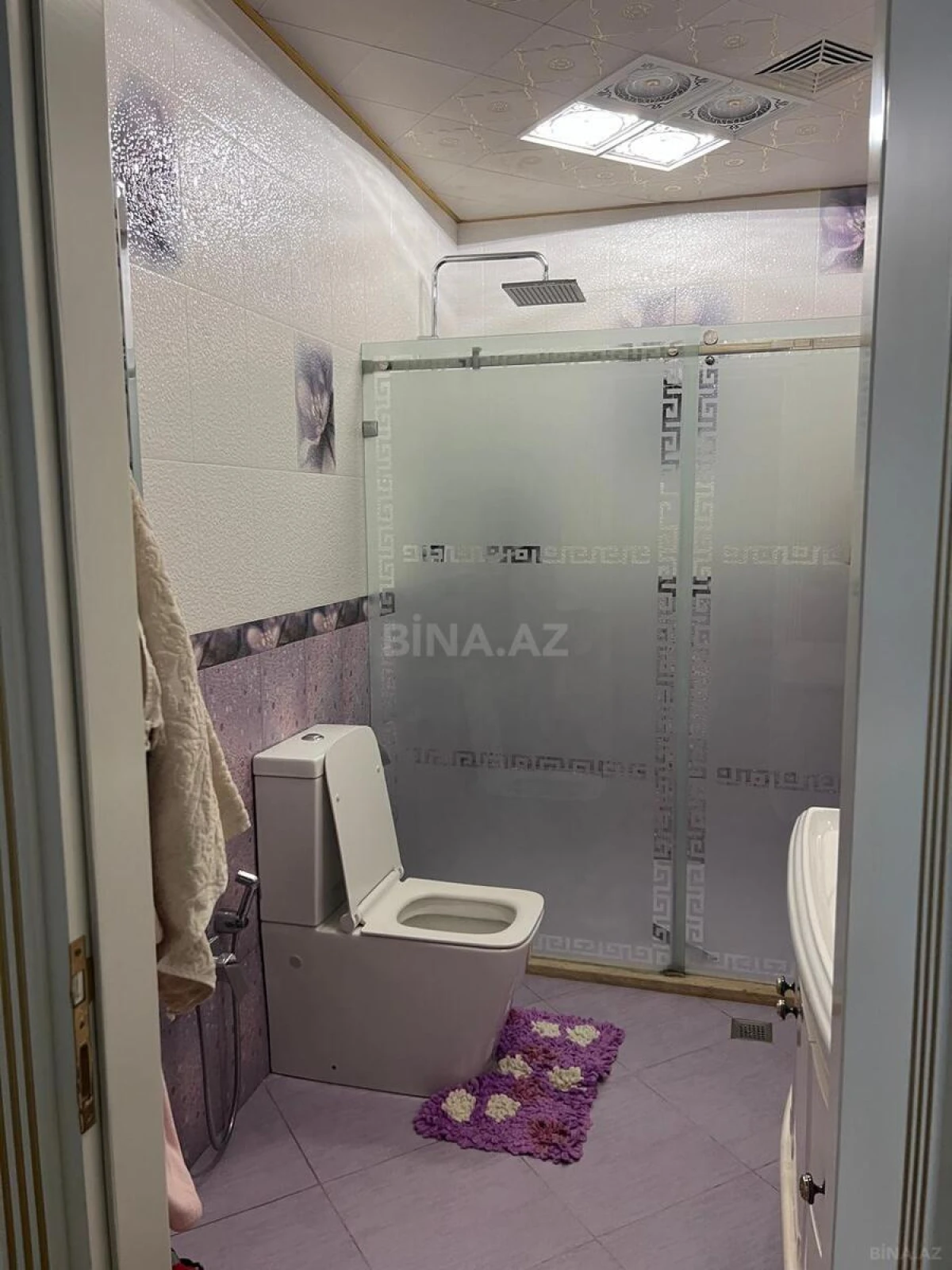 Satılır 3 otaqlı mənzil 135 m²