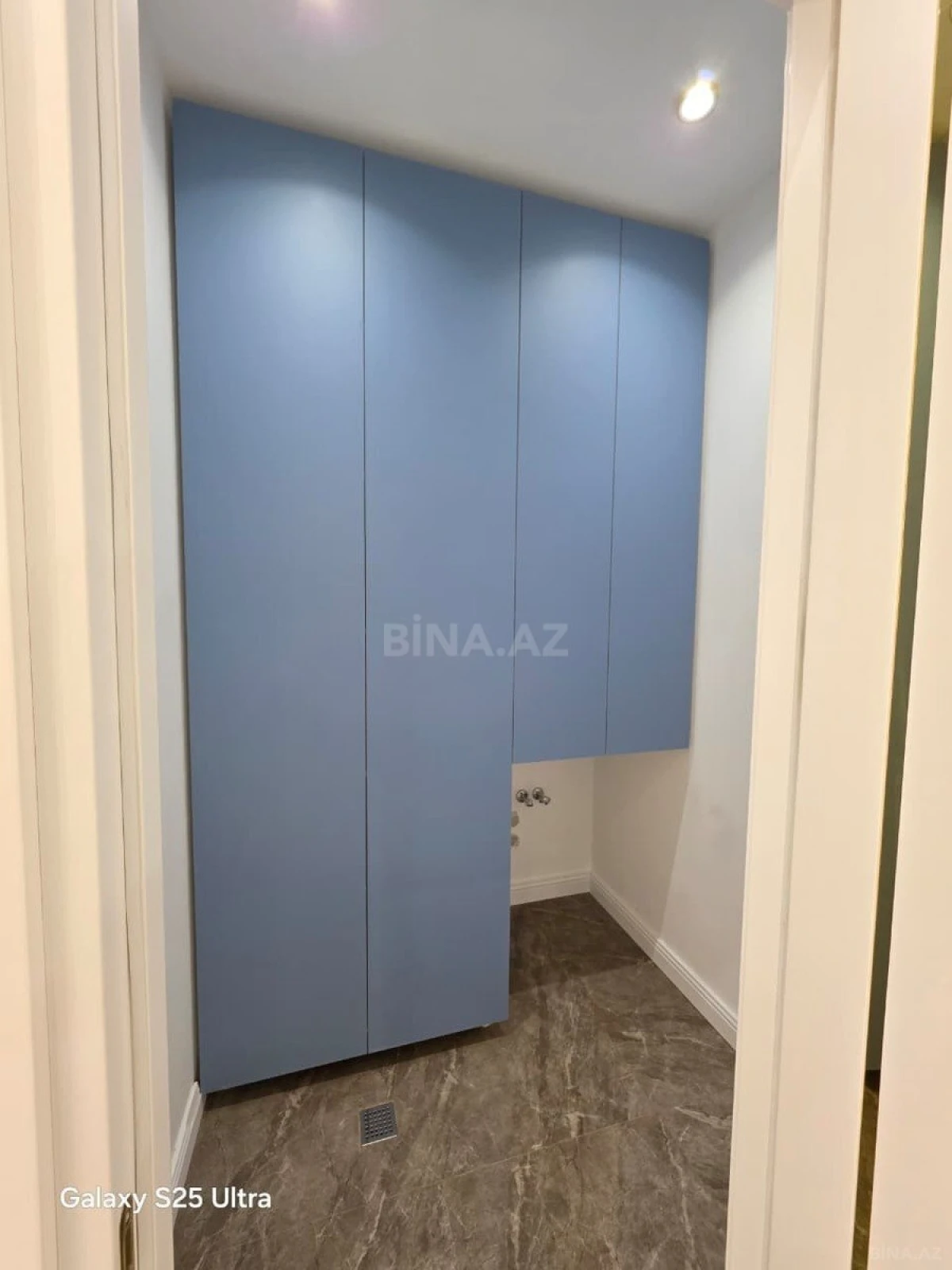Satılır 4 otaqlı mənzil 182 m²