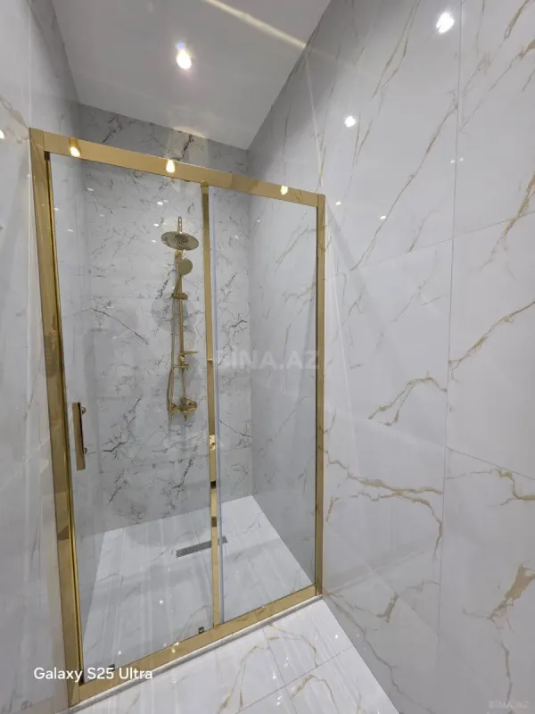 Satılır 4 otaqlı mənzil 182 m²