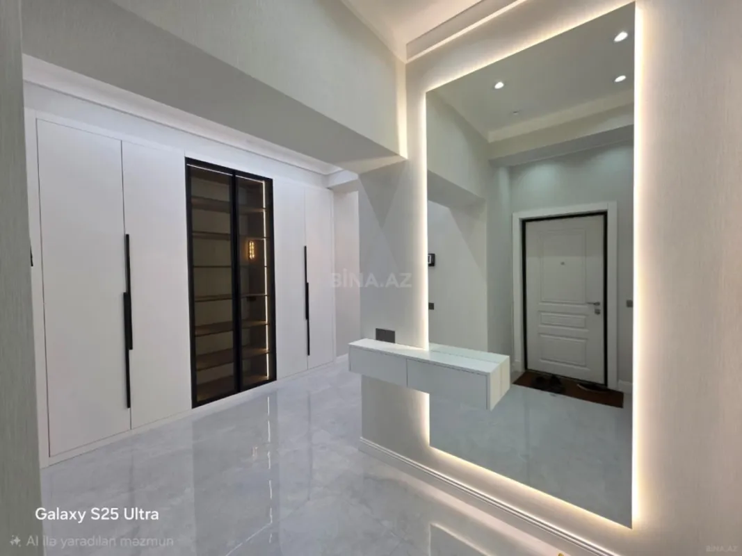 Satılır 4 otaqlı mənzil 182 m²