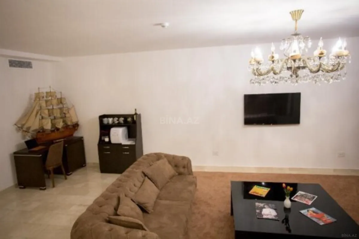 Satılır obyekt 700 m²