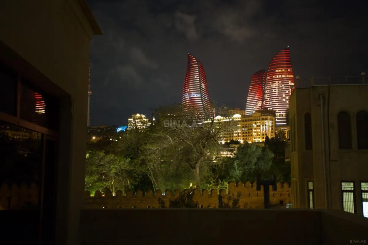 Satılır obyekt 700 m²